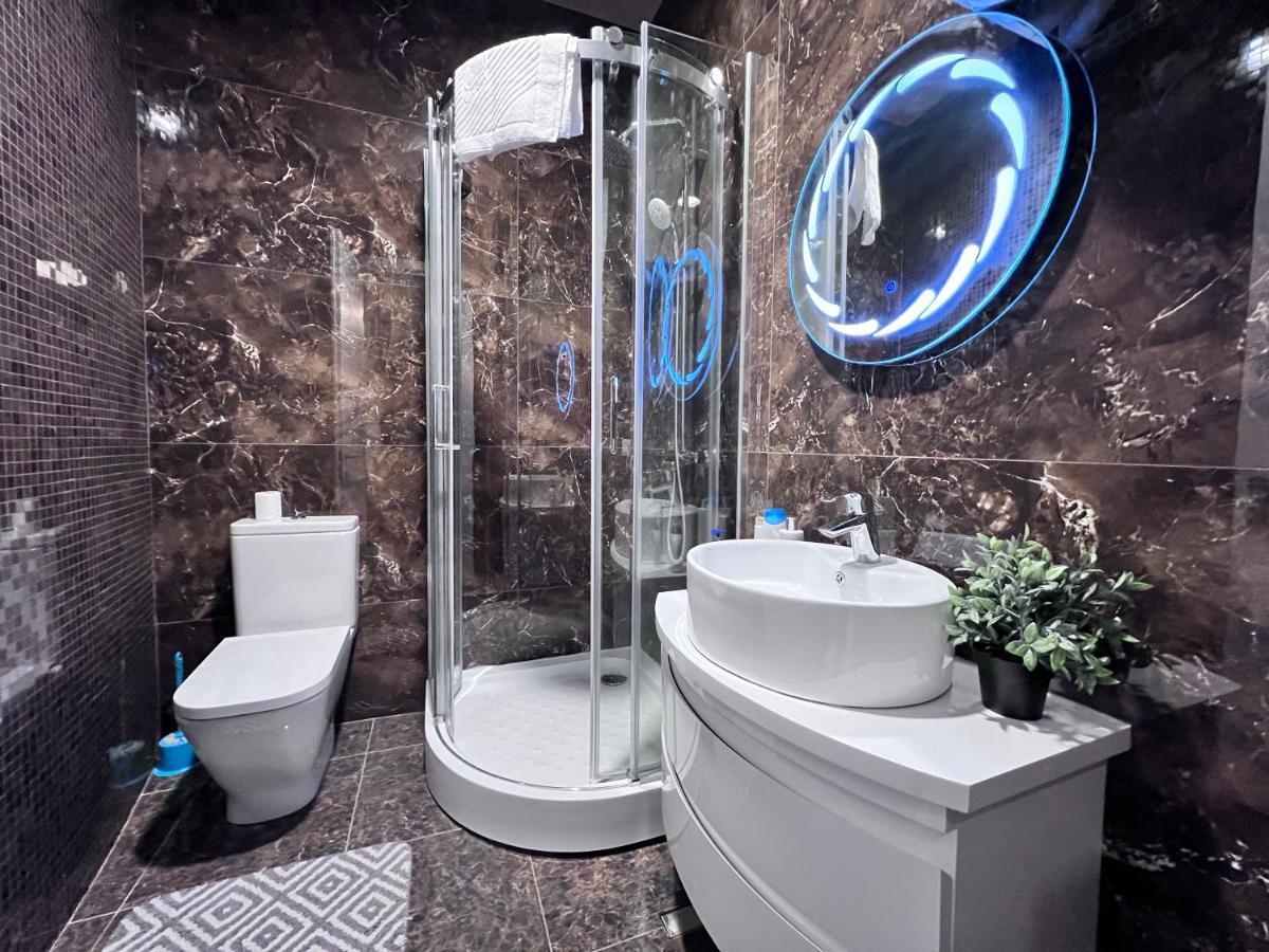 Apartment In Axis Towers, Tbilisi Business Center ภายนอก รูปภาพ