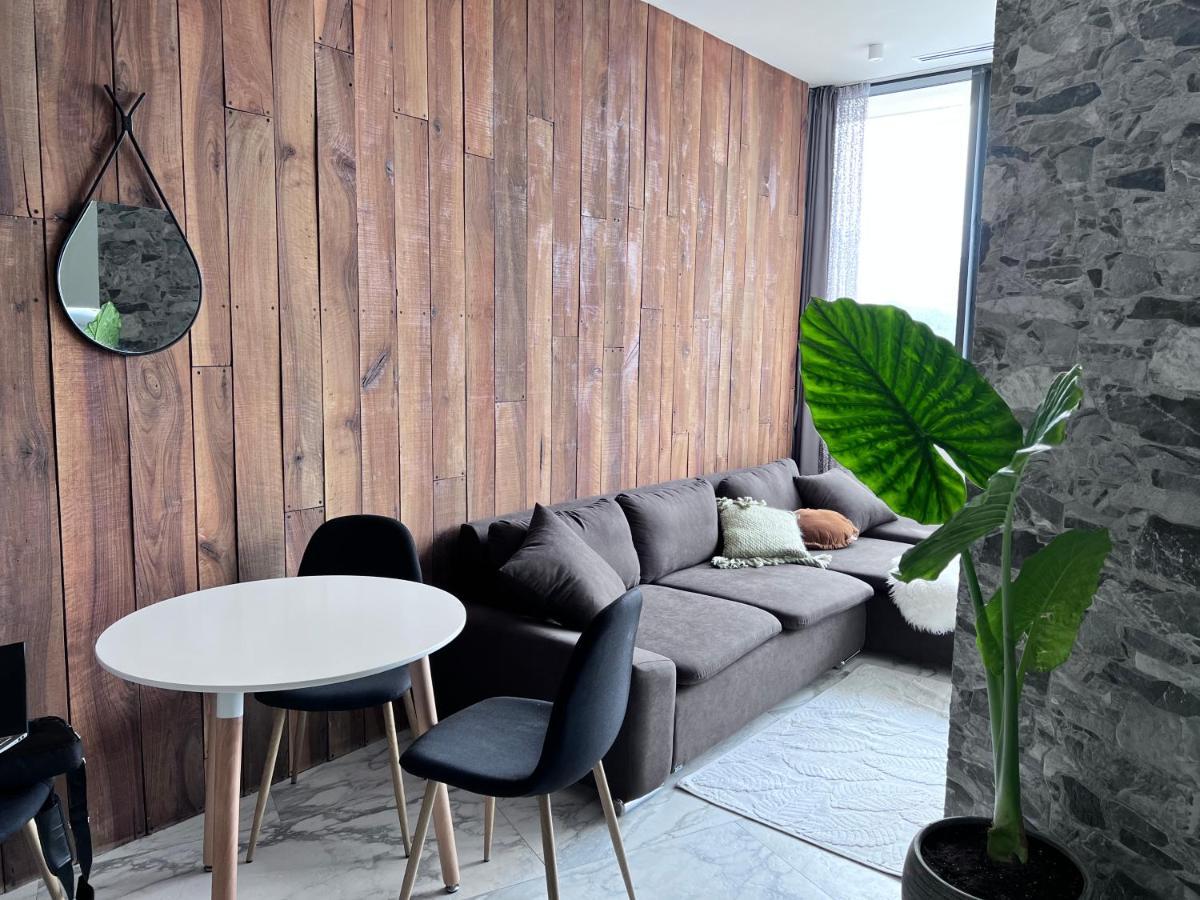 Apartment In Axis Towers, Tbilisi Business Center ภายนอก รูปภาพ